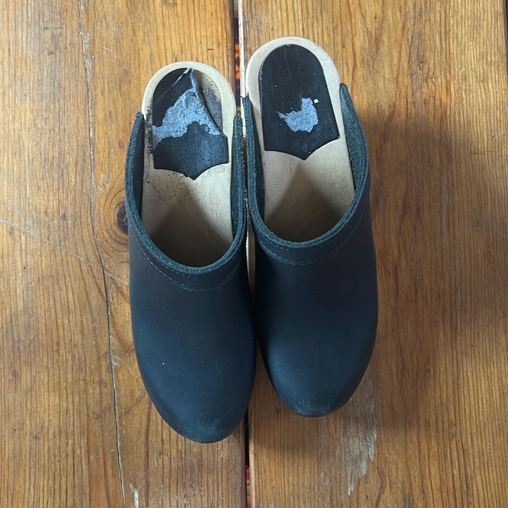 No. 6 High Heel Old School Clogs. size 39.